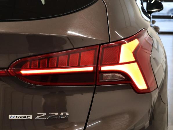 Hyundai Santa Fe IV Рестайлинг с пробегом 2021 года, цена 2 989 000 рублей, 122276 км, внедорожник, Автокод Объявления