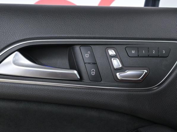 Mercedes-Benz GLA I (X156) Рестайлинг с пробегом 2019 года, цена 2 879 000 рублей, 78750 км, внедорожник, Автокод Объявления