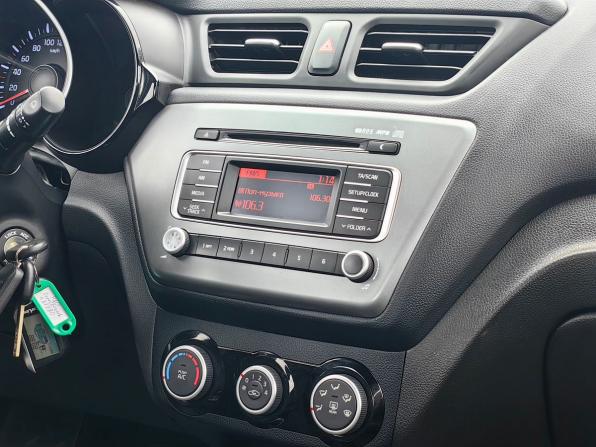 Kia Rio III Рестайлинг с пробегом 2016 года, цена 1 099 000 рублей, 72000 км, седан, Автокод Объявления