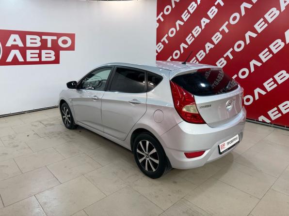 Hyundai Solaris I с пробегом 2012 года, цена 829 000 рублей, 189045 км, хэтчбек, Автокод Объявления