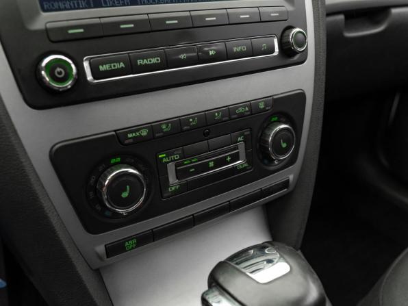 Skoda Octavia II (A5) Рестайлинг с пробегом 2012 года, цена 780 000 рублей, 223757 км, лифтбек, Автокод Объявления