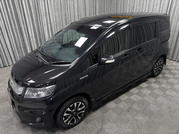 Honda Freed I Рестайлинг с пробегом 2012 года, цена 1 270 000 рублей, 207009 км, компактвэн, Автокод Объявления