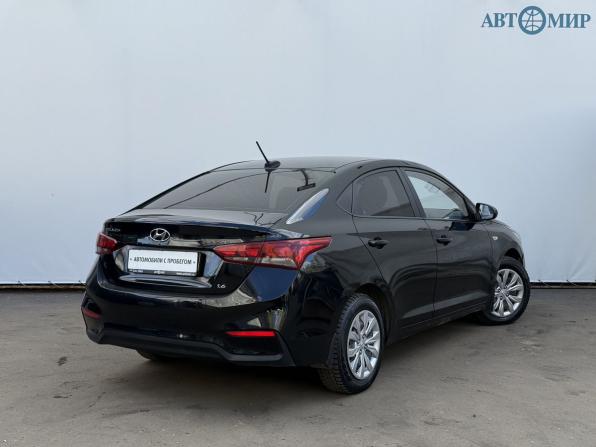 Hyundai Solaris II с пробегом 2017 года, цена 1 075 000 рублей, 160642 км, седан, Автокод Объявления