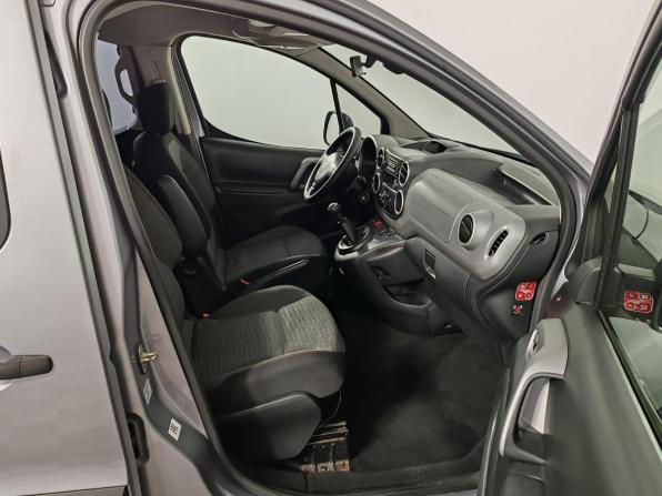 Citroen Berlingo II Рестайлинг 2 с пробегом 2017 года, цена 1 075 000 рублей, 174145 км, компактвэн, Автокод Объявления