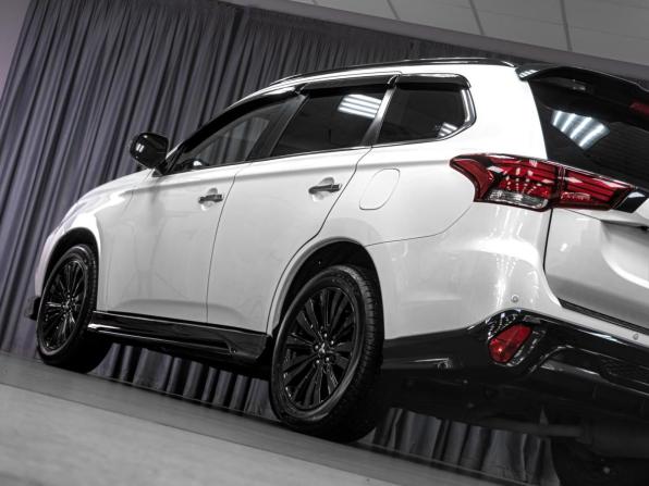 Mitsubishi Outlander III Рестайлинг 3 с пробегом 2022 года, цена 3 710 000 рублей, 6357 км, внедорожник, Автокод Объявления
