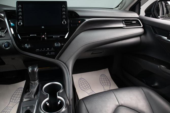 Toyota Camry VIII (XV70) Рестайлинг с пробегом 2021 года, цена 3 149 000 рублей, 44549 км, седан, Автокод Объявления