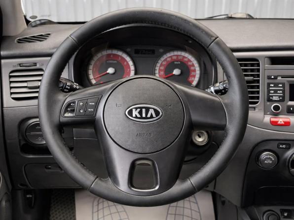Kia Rio II Рестайлинг с пробегом 2011 года, цена 597 000 рублей, 215000 км, хэтчбек, Автокод Объявления