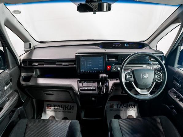 Honda Stepwgn V с пробегом 2015 года, цена 1 855 000 рублей, 76800 км, минивэн, Автокод Объявления