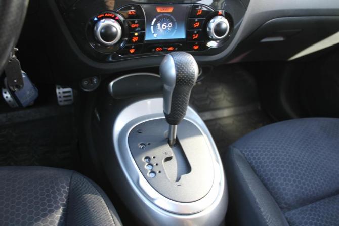 Nissan Juke I с пробегом 2012 года, цена 900 000 рублей, 171000 км, внедорожник, Автокод Объявления