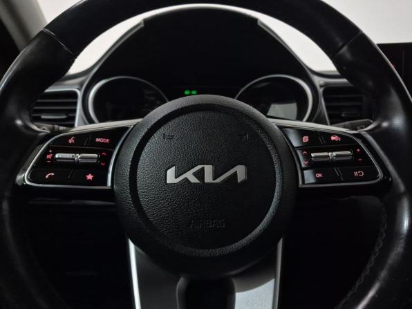 Kia Ceed III Рестайлинг с пробегом 2023 года, цена 1 820 000 рублей, 146300 км, хэтчбек, Автокод Объявления
