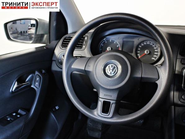 Volkswagen Polo V с пробегом 2015 года, цена 1 037 000 рублей, 111101 км, седан, Автокод Объявления