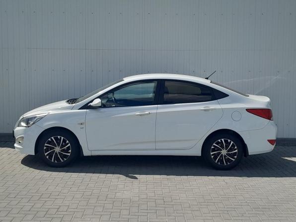 Hyundai Solaris I Рестайлинг с пробегом 2015 года, цена 1 049 000 рублей, 177098 км, седан, Автокод Объявления