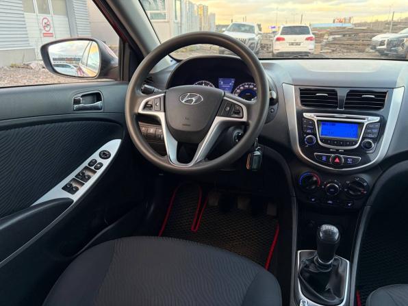 Hyundai Solaris I с пробегом 2013 года, цена 595 000 рублей, 186000 км, седан, Автокод Объявления