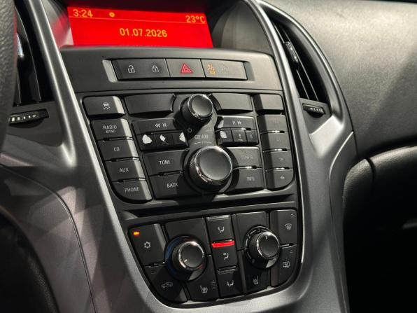 Opel Astra J Рестайлинг с пробегом 2013 года, цена 790 000 рублей, 119622 км, хэтчбек, Автокод Объявления