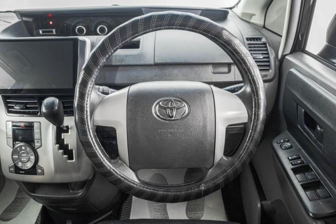 Toyota Voxy II (R70) с пробегом 2007 года, цена 1 199 000 рублей, 435000 км, минивэн, Автокод Объявления
