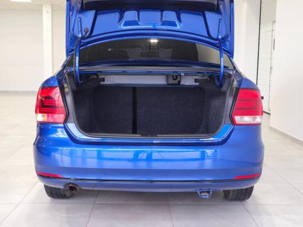 Volkswagen Polo V Рестайлинг с пробегом 2018 года, цена 1 490 000 рублей, 61000 км, седан, Автокод Объявления