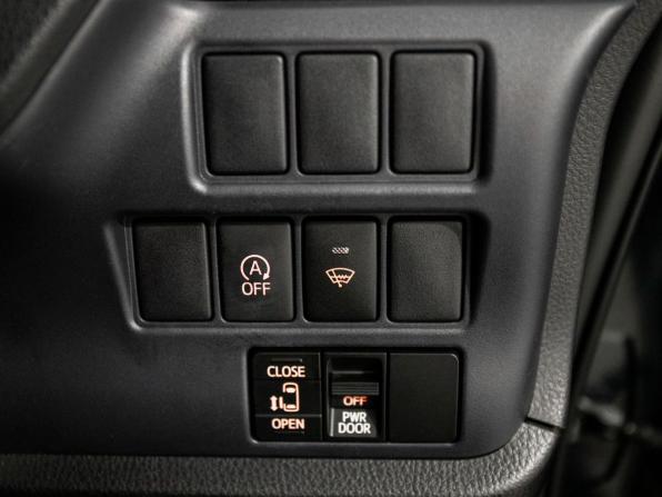Toyota Voxy III (R80) с пробегом 2014 года, цена 1 699 500 рублей, 203214 км, минивэн, Автокод Объявления