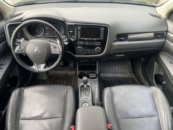Mitsubishi Outlander III Рестайлинг 2 с пробегом 2015 года, цена 1 549 000 рублей, 230079 км, внедорожник, Автокод Объявления