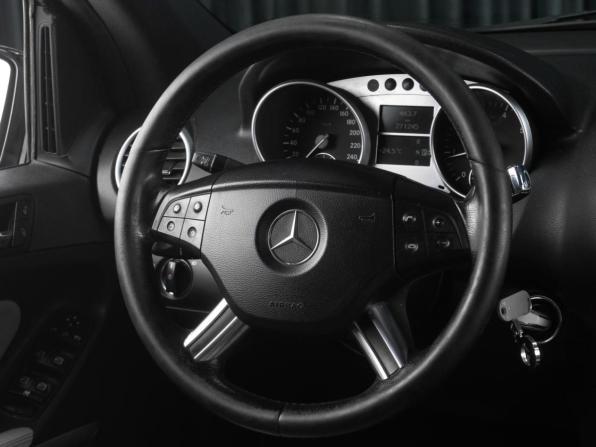 Mercedes-Benz M-Класс II (W164) Рестайлинг с пробегом 2008 года, цена 1 385 000 рублей, 271245 км, внедорожник, Автокод Объявления