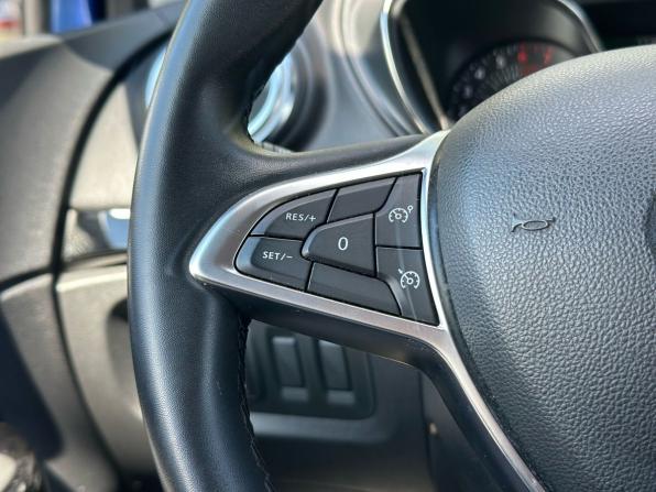Renault Kaptur I Рестайлинг с пробегом 2021 года, цена 1 620 000 рублей, 77243 км, внедорожник, Автокод Объявления