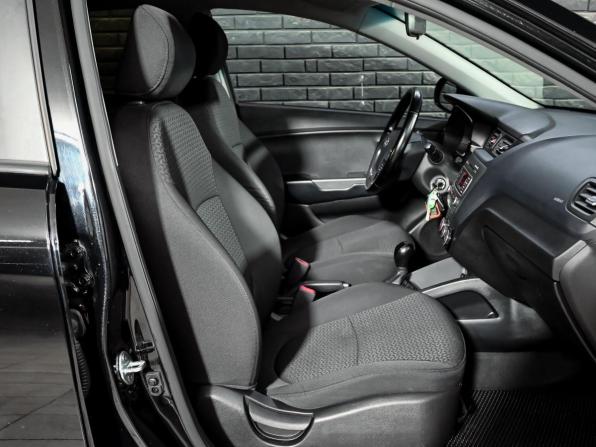 Kia Rio III Рестайлинг с пробегом 2017 года, цена 1 240 000 рублей, 104803 км, седан, Автокод Объявления