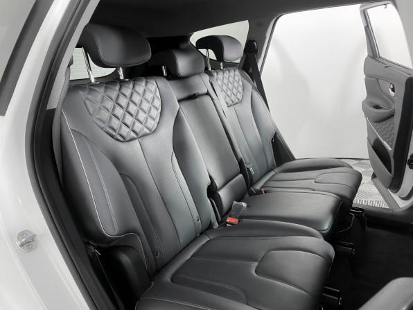 Hyundai Santa Fe IV Рестайлинг с пробегом 2021 года, цена 4 539 000 рублей, 17680 км, внедорожник, Автокод Объявления