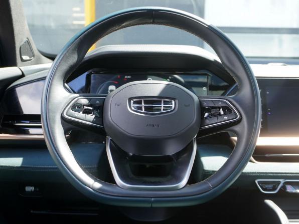 Geely Monjaro I с пробегом 2023 года, цена 3 300 000 рублей, 53565 км, внедорожник, Автокод Объявления