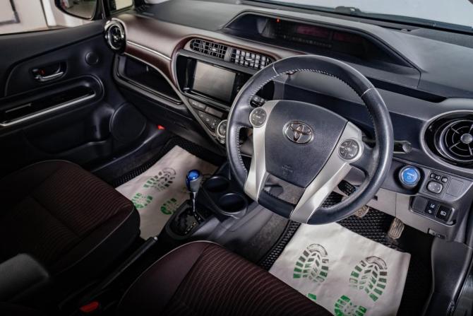 Toyota Aqua I Рестайлинг с пробегом 2017 года, цена 1 149 000 рублей, 54300 км, хэтчбек, Автокод Объявления
