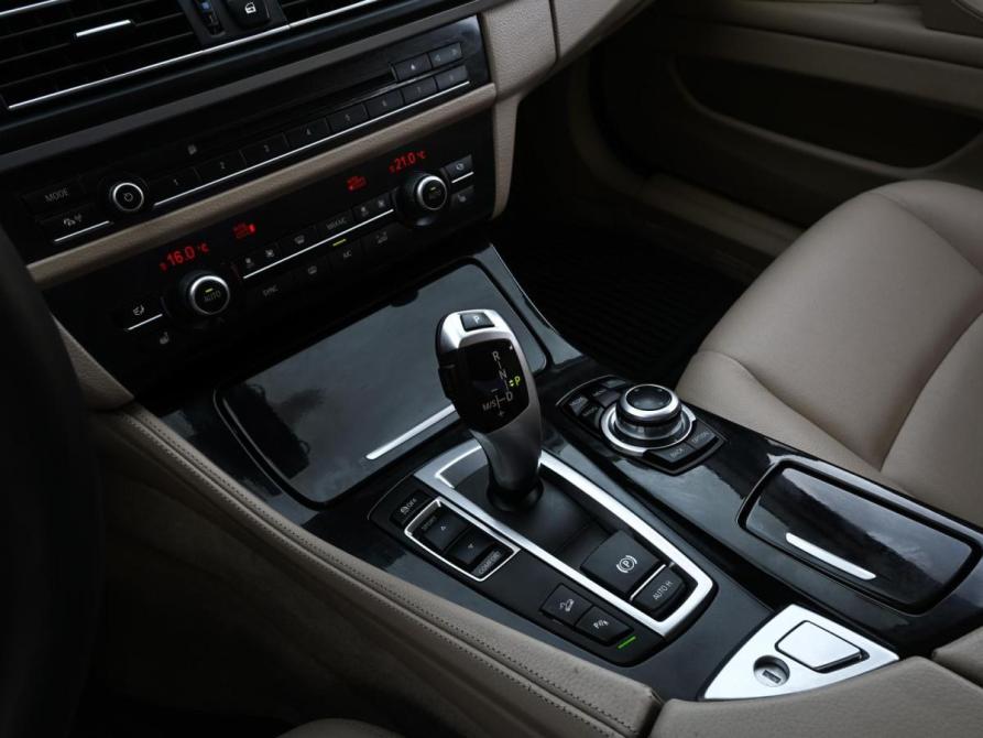 BMW 5 серии VI (F10/F11/F07) Рестайлинг Волгоград  - изображение 16