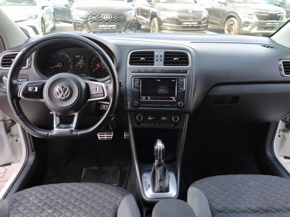 Volkswagen Polo V Рестайлинг с пробегом 2018 года, цена 1 290 000 рублей, 158407 км, седан, Автокод Объявления