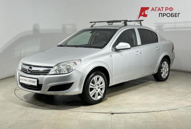 Opel Astra H Рестайлинг с пробегом 2013 года, цена 340 000 рублей, 322000 км, седан, Автокод Объявления