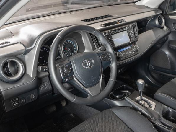 Toyota RAV4 IV (XA40) Рестайлинг с пробегом 2016 года, цена 1 796 000 рублей, 299369 км, внедорожник, Автокод Объявления