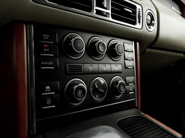 Land Rover Range Rover III Рестайлинг 2 с пробегом 2009 года, цена 1 900 000 рублей, 271062 км, внедорожник, Автокод Объявления