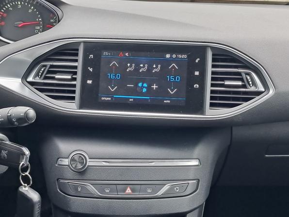 Peugeot 308 II Рестайлинг с пробегом 2019 года, цена 1 005 000 рублей, 236679 км, универсал, Автокод Объявления