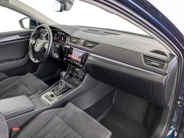 Skoda Superb III Рестайлинг с пробегом 2022 года, цена 3 200 000 рублей, 74618 км, лифтбек, Автокод Объявления