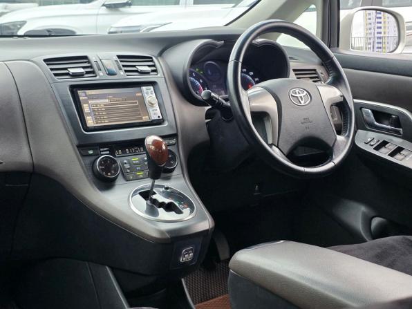Toyota Mark X ZiO с пробегом 2007 года, цена 1 050 000 рублей, 296711 км, компактвэн, Автокод Объявления
