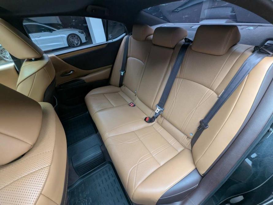 Lexus ES VII Москва  - изображение 8