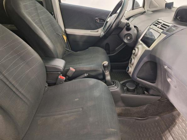 Toyota Yaris II с пробегом 2007 года, цена 399 000 рублей, 204522 км, хэтчбек, Автокод Объявления