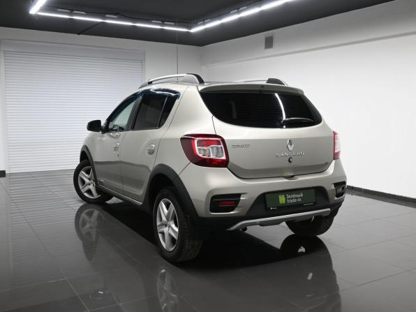 Renault Sandero II с пробегом 2017 года, цена 995 000 рублей, 123452 км, хэтчбек, Автокод Объявления