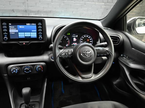 Toyota Yaris IV с пробегом 2021 года, цена 1 250 000 рублей, 94753 км, хэтчбек, Автокод Объявления