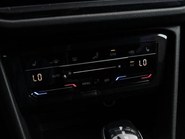Volkswagen Tiguan II Рестайлинг с пробегом 2021 года, цена 2 670 000 рублей, 57706 км, внедорожник, Автокод Объявления