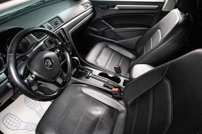 Volkswagen Passat B8 с пробегом 2017 года, цена 1 999 000 рублей, 151150 км, седан, Автокод Объявления