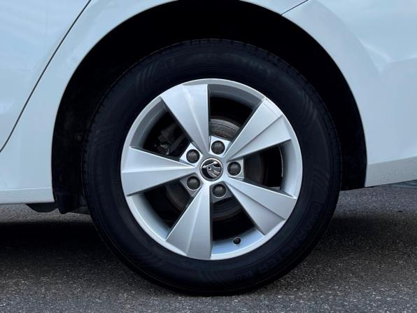 Skoda Octavia IV (A8) с пробегом 2021 года, цена 2 097 400 рублей, 127562 км, лифтбек, Автокод Объявления