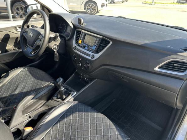 Hyundai Solaris II с пробегом 2017 года, цена 1 190 000 рублей, 158194 км, седан, Автокод Объявления