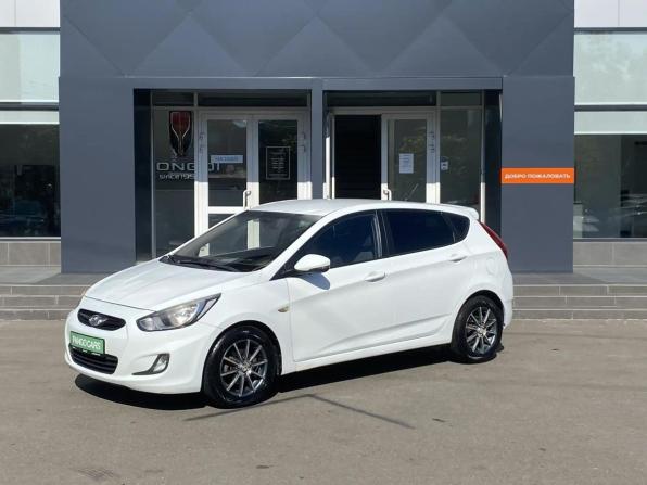 Hyundai Solaris I с пробегом 2014 года, цена 735 000 рублей, 157400 км, хэтчбек, Автокод Объявления