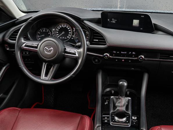 Mazda 3 IV (BP) с пробегом 2022 года, цена 2 470 000 рублей, 60282 км, седан, Автокод Объявления