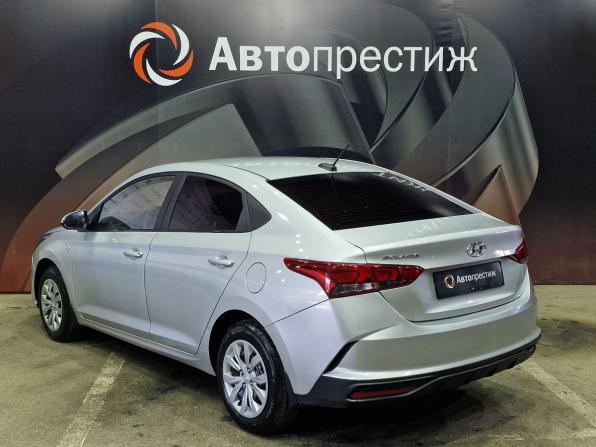 Hyundai Solaris II Рестайлинг с пробегом 2021 года, цена 1 555 000 рублей, 73860 км, седан, Автокод Объявления