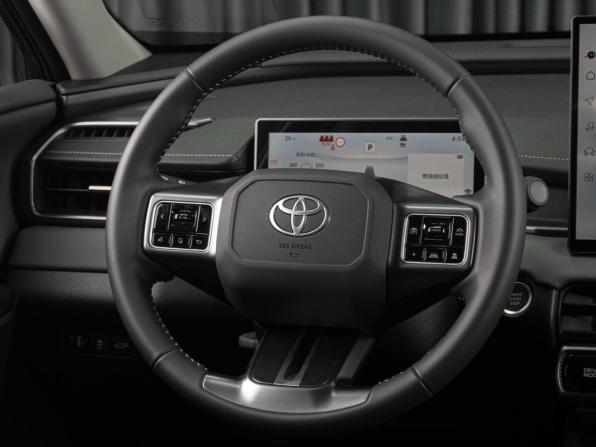 Toyota RAV4 VI (XA60) с пробегом 2026 года, цена 4 315 000 рублей, 36 км, внедорожник, Автокод Объявления
