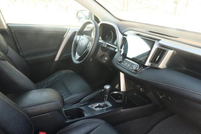 Toyota RAV4 IV (XA40) Рестайлинг с пробегом 2017 года, цена 2 609 000 рублей, 124169 км, внедорожник, Автокод Объявления