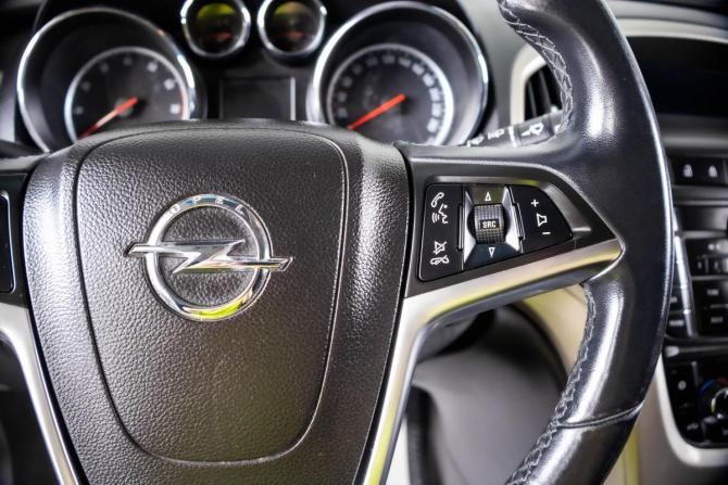 Opel Astra J с пробегом 2010 года, цена 629 000 рублей, 167989 км, хэтчбек, Автокод Объявления